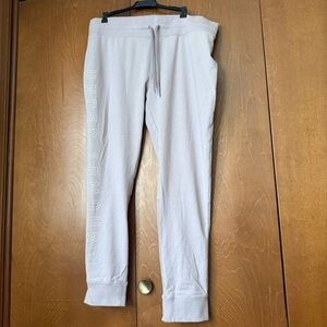 Under Armour NWT Women’s Gray Taupe Colored Joggers XL Ret $55